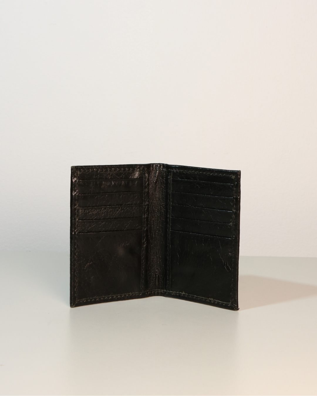 Bi-Fold Noir